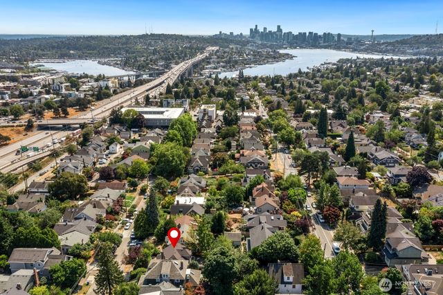 4725 4th Avenue NE, Seattle, WA 98105