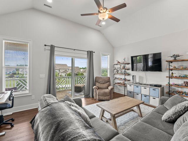 71 Windjammer Ct, Winchester, TN 37398