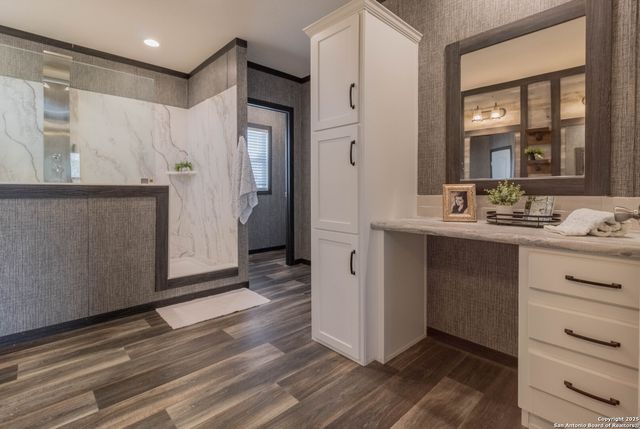 290 Lilly Bear Ln., Moore, TX 78057