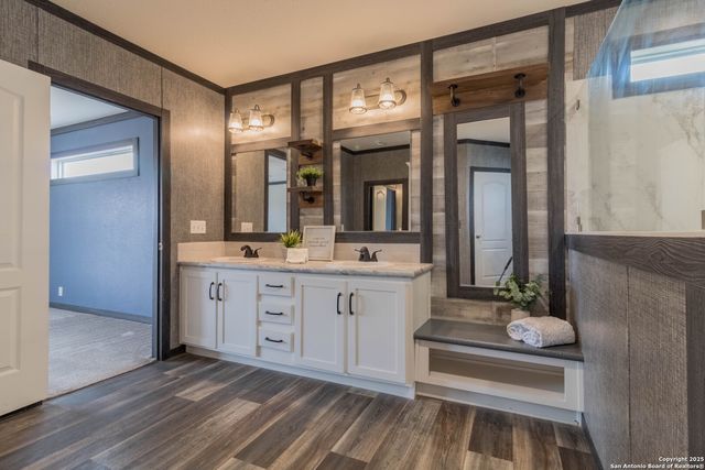 290 Lilly Bear Ln., Moore, TX 78057