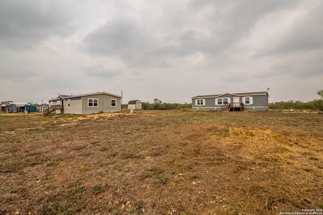 290 Lilly Bear Ln., Moore, TX 78057