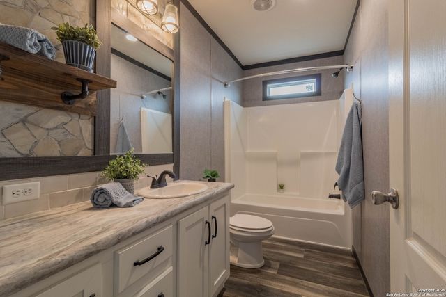 290 Lilly Bear Ln., Moore, TX 78057