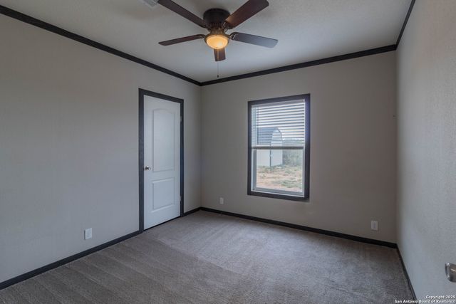 290 Lilly Bear Ln., Moore, TX 78057