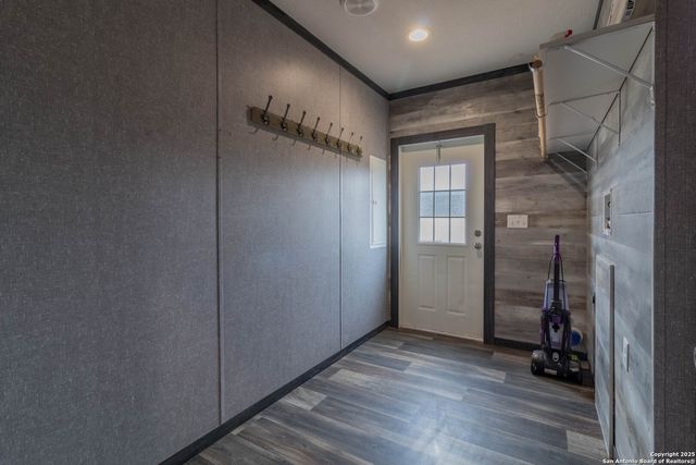 290 Lilly Bear Ln., Moore, TX 78057