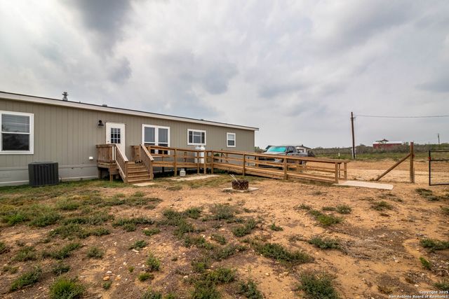 290 Lilly Bear Ln., Moore, TX 78057