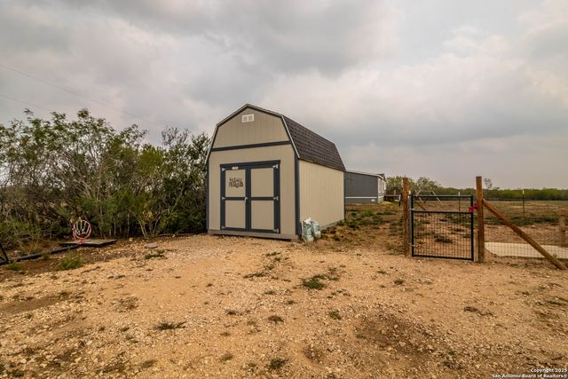 290 Lilly Bear Ln., Moore, TX 78057