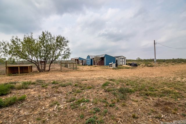 290 Lilly Bear Ln., Moore, TX 78057