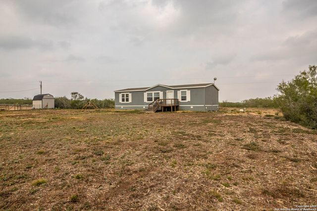 290 Lilly Bear Ln., Moore, TX 78057