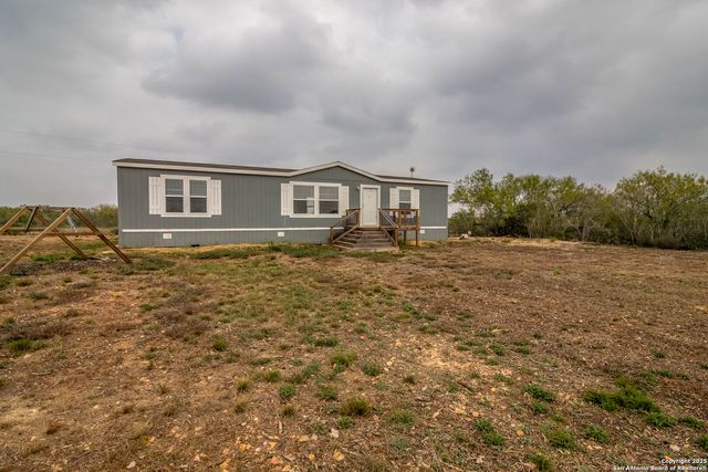 290 Lilly Bear Ln., Moore, TX 78057
