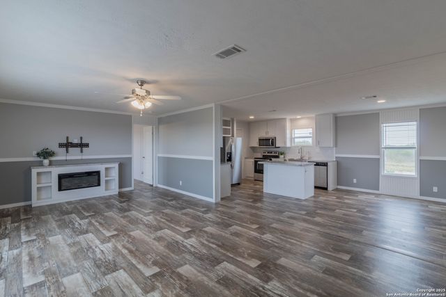 290 Lilly Bear Ln., Moore, TX 78057