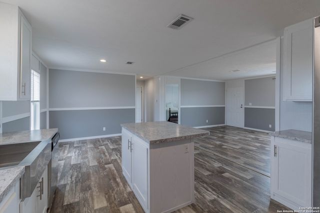 290 Lilly Bear Ln., Moore, TX 78057