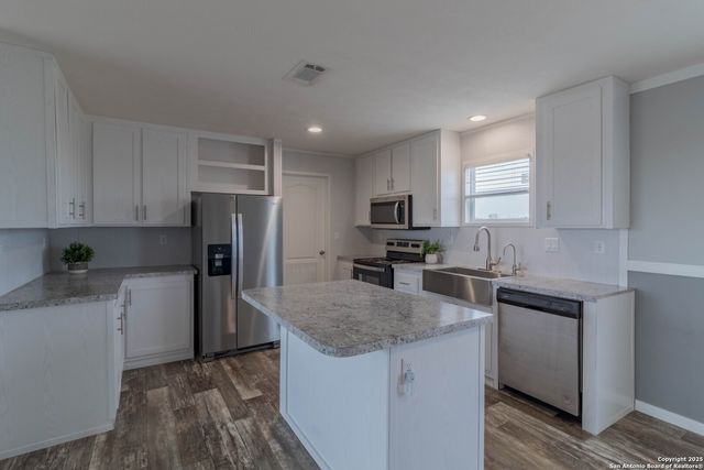 290 Lilly Bear Ln., Moore, TX 78057