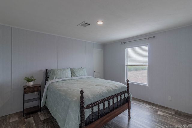 290 Lilly Bear Ln., Moore, TX 78057