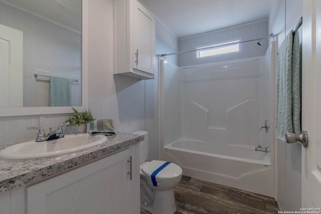 290 Lilly Bear Ln., Moore, TX 78057