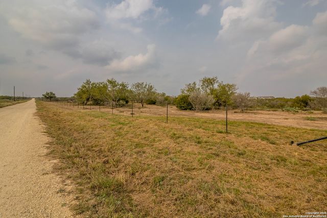290 Lilly Bear Ln., Moore, TX 78057