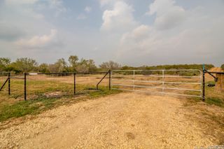 290 Lilly Bear Ln., Moore, TX 78057