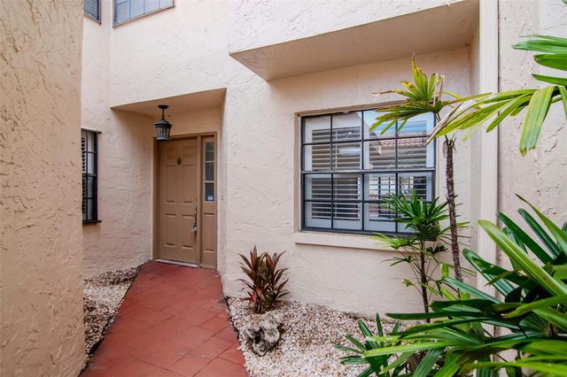 10417 SAINT TROPEZ PLACE 103, Tampa, FL 33615