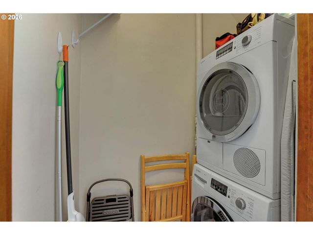 2025 Se CARUTHERS St 11, Portland, OR 97214