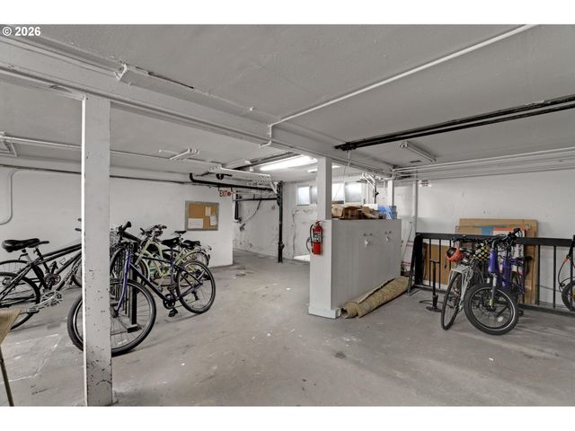 2025 Se CARUTHERS St 11, Portland, OR 97214