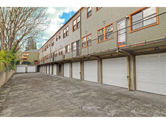 2025 Se CARUTHERS St 11, Portland, OR 97214