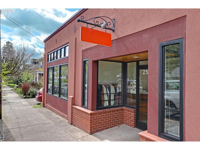2025 Se CARUTHERS St 11, Portland, OR 97214