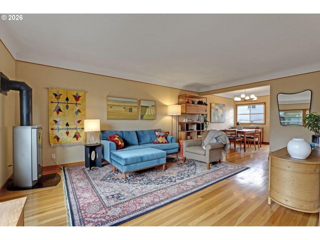 2025 Se CARUTHERS St 11, Portland, OR 97214