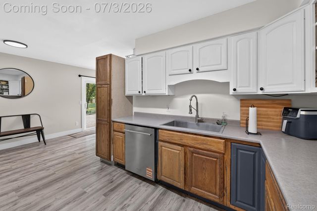 5355 N Seymour Road, Flushing Charter Township, MI 48433