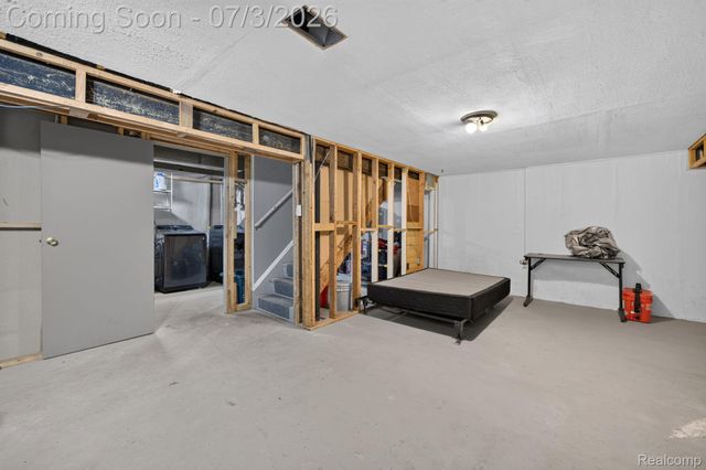 5355 N Seymour Road, Flushing Charter Township, MI 48433