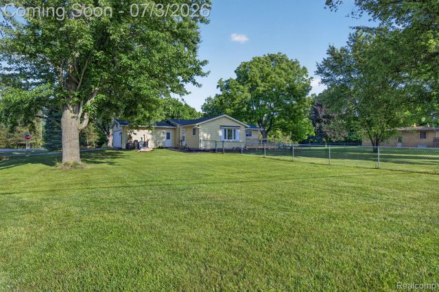 5355 N Seymour Road, Flushing Charter Township, MI 48433