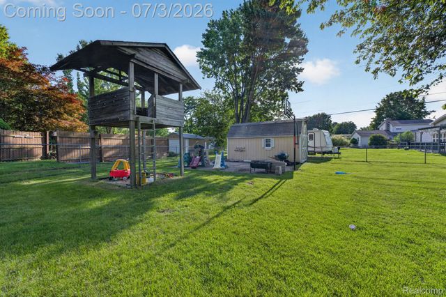 5355 N Seymour Road, Flushing Charter Township, MI 48433