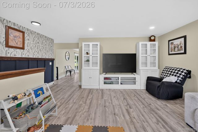 5355 N Seymour Road, Flushing Charter Township, MI 48433