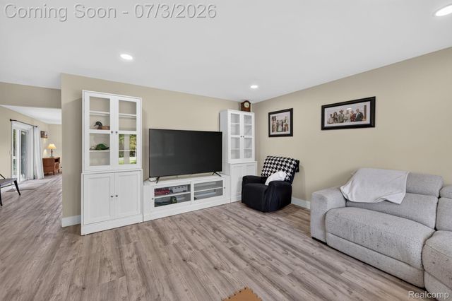 5355 N Seymour Road, Flushing Charter Township, MI 48433
