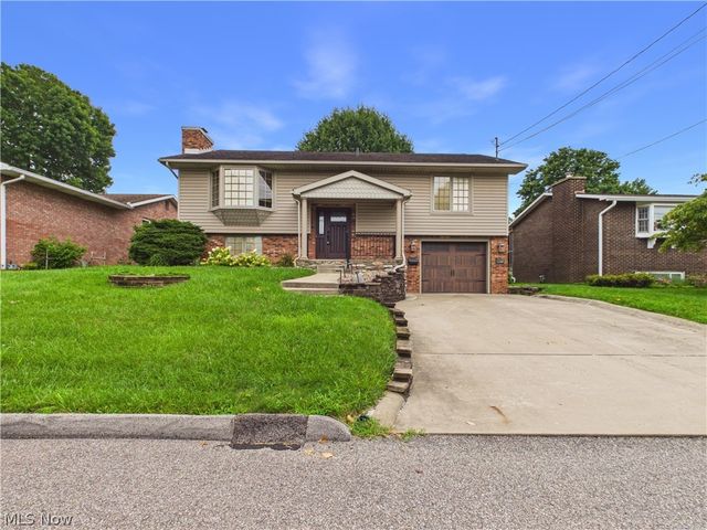 3206 Charles Drive, Vienna, WV 26105