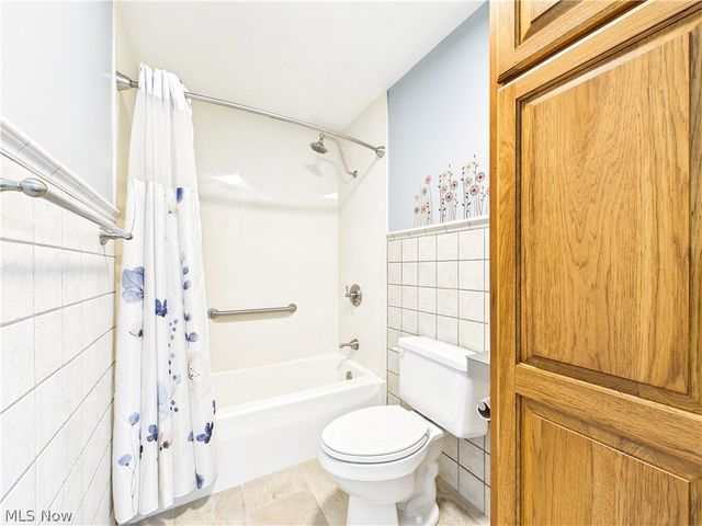 3206 Charles Drive, Vienna, WV 26105