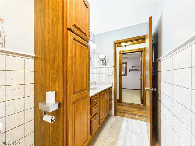 3206 Charles Drive, Vienna, WV 26105