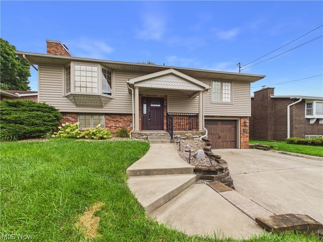 3206 Charles Drive, Vienna, WV 26105