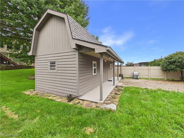 3206 Charles Drive, Vienna, WV 26105