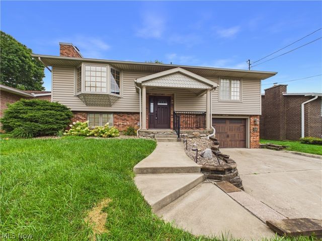 3206 Charles Drive, Vienna, WV 26105