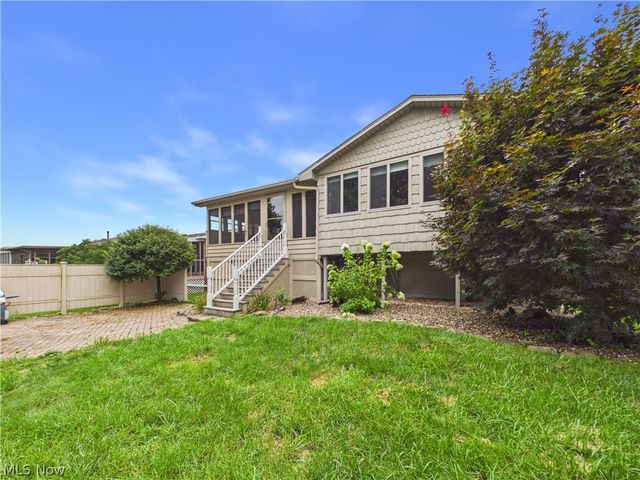 3206 Charles Drive, Vienna, WV 26105