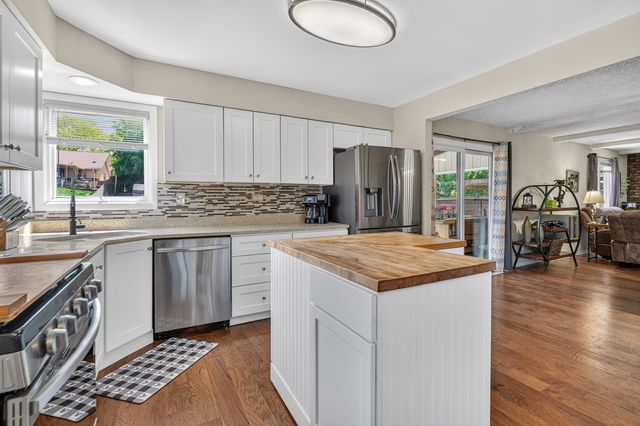 5245 170th Street, Oak Forest, IL 60452