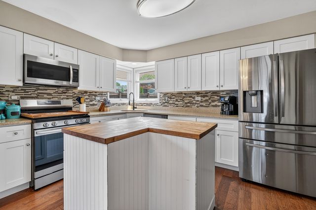 5245 170th Street, Oak Forest, IL 60452