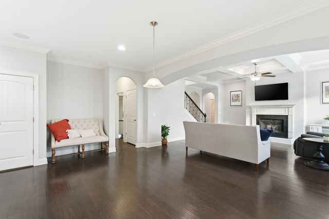 5177 Mountainbrook Cir, Hermitage, TN 37076