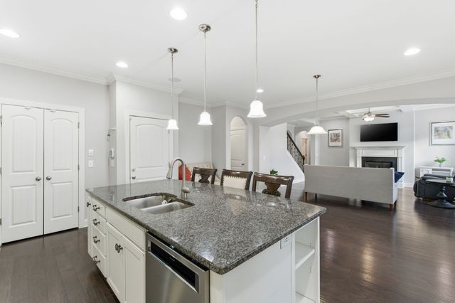 5177 Mountainbrook Cir, Hermitage, TN 37076