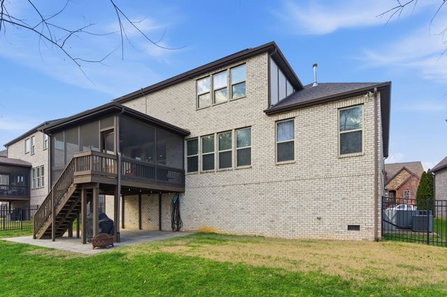 5177 Mountainbrook Cir, Hermitage, TN 37076