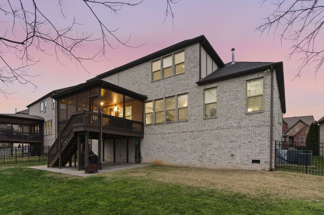 5177 Mountainbrook Cir, Hermitage, TN 37076