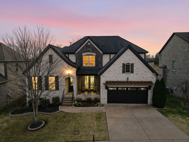 5177 Mountainbrook Cir, Hermitage, TN 37076