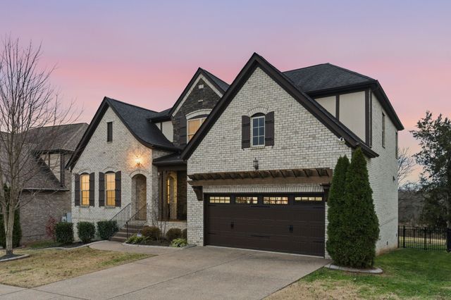 5177 Mountainbrook Cir, Hermitage, TN 37076