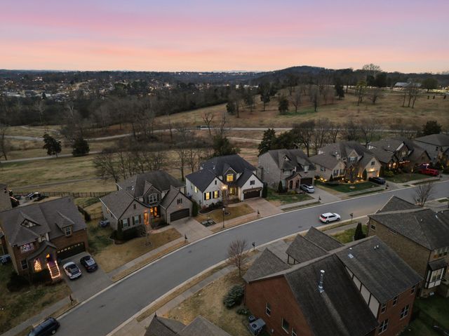 5177 Mountainbrook Cir, Hermitage, TN 37076