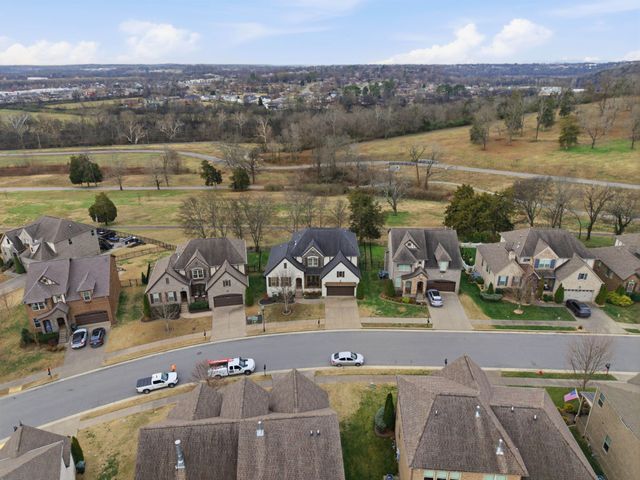 5177 Mountainbrook Cir, Hermitage, TN 37076