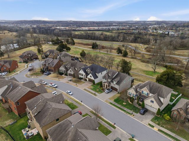 5177 Mountainbrook Cir, Hermitage, TN 37076